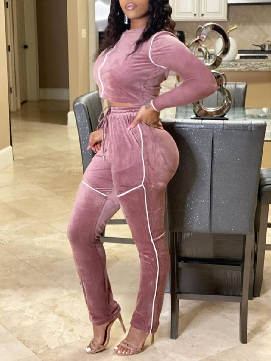 dusty pink pants outfit